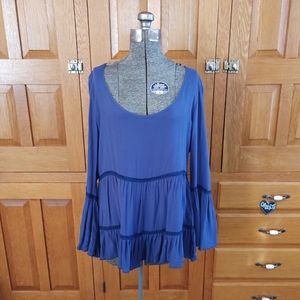 Liberty Love NWOT blue bell sleeve peasant top